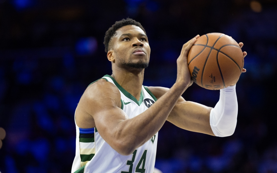 76人轻取浙江队，利拉德状态火热