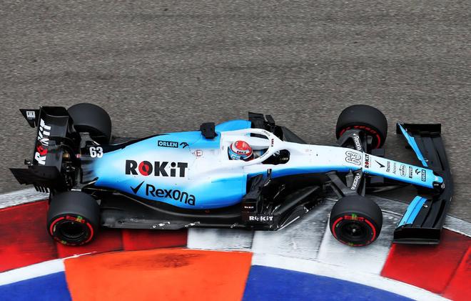 雷诺车队险胜阿斯顿马丁，拉塞尔刷新纪录