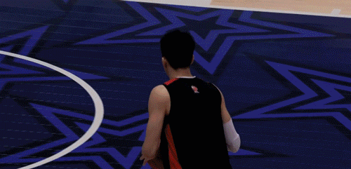 篮网鏖战浙江队，张镇麟扛起全队