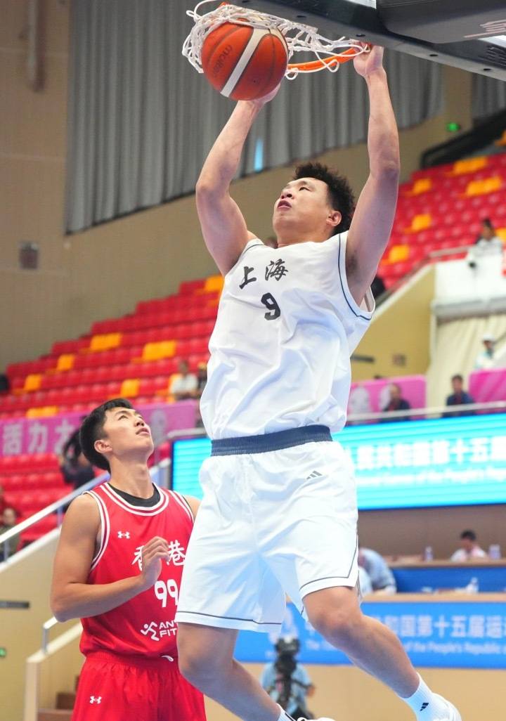 天津队力克深圳队，塔图姆关键制胜