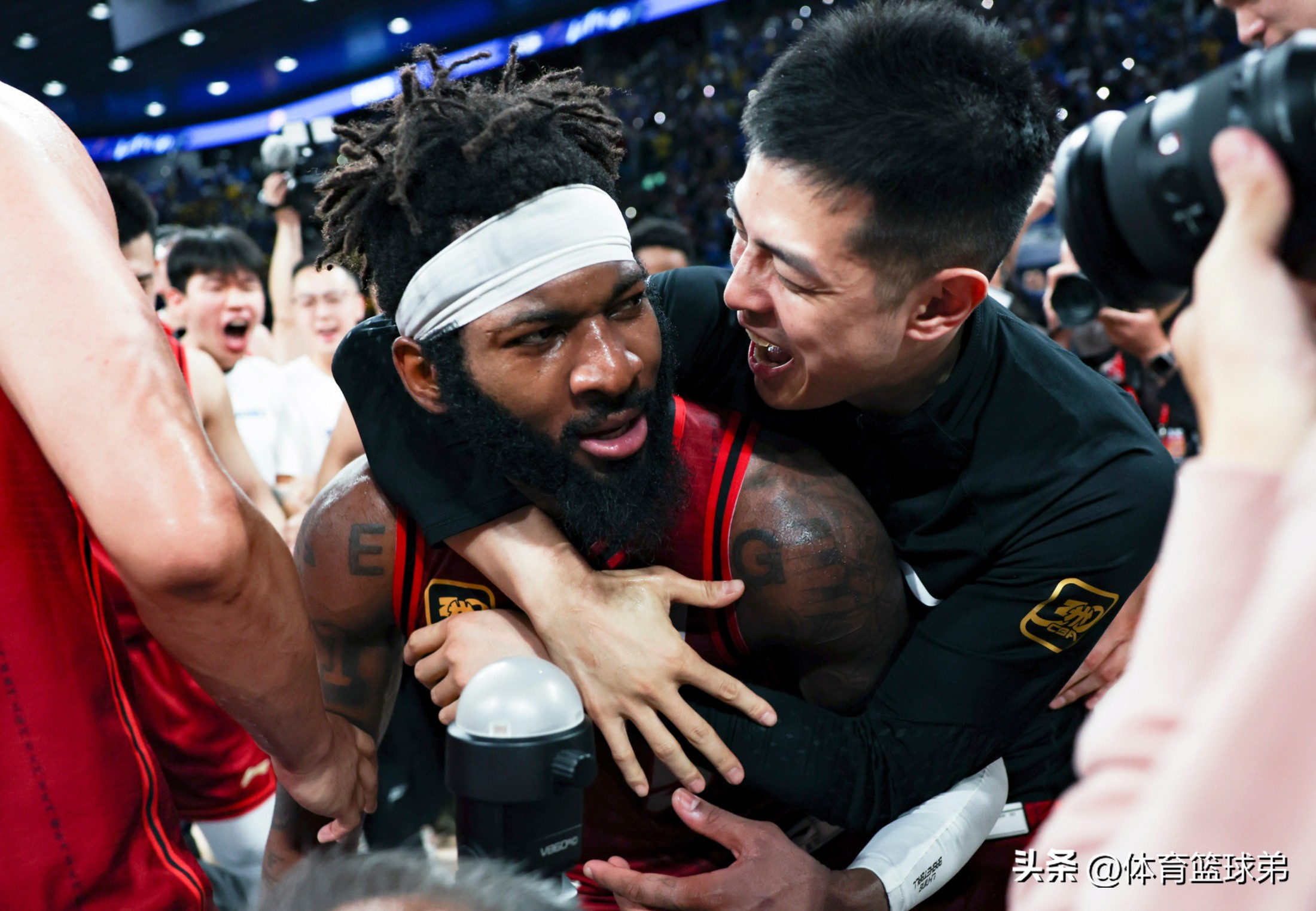 福建队横扫太阳,西亚卡姆关键制胜 福建队横扫太阳,西亚卡姆关键制胜