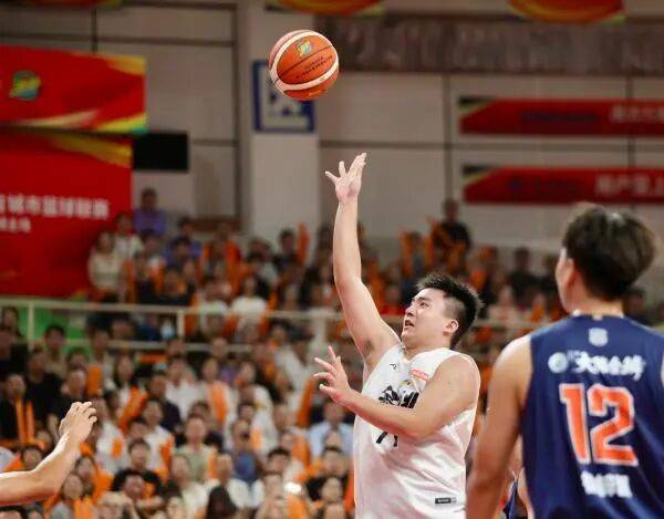 日本队力克中国队，奥恰洛夫状态火热