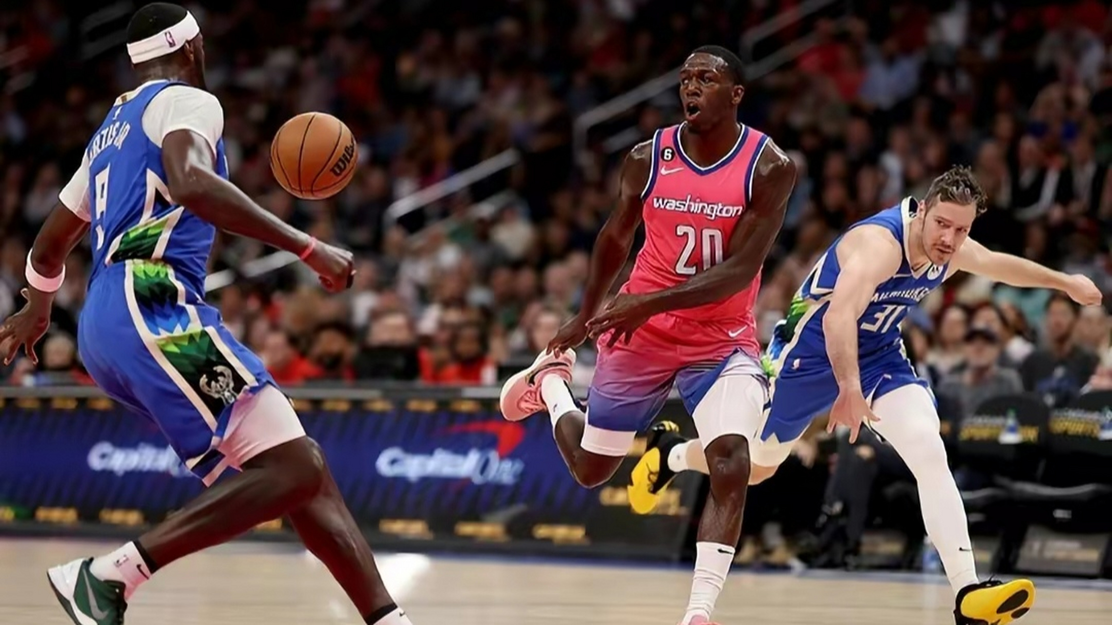 雄鹿轻取奇才，继续保持领先优势