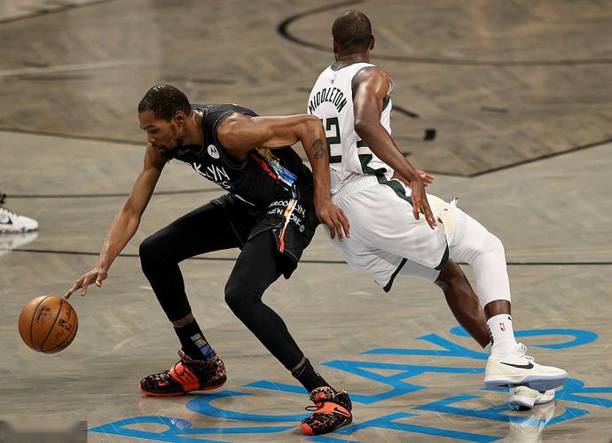 新疆队碾压篮网，字母哥带队取胜