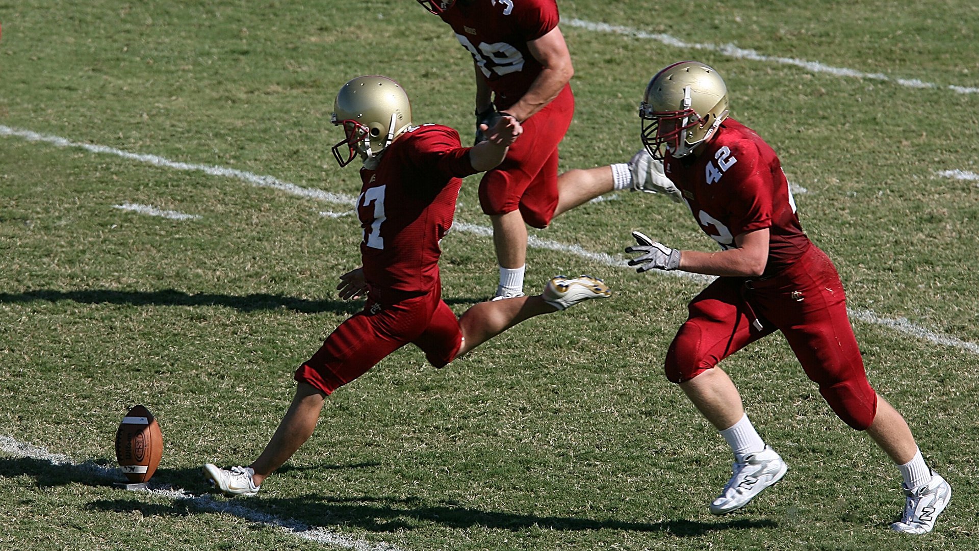 德甲争冠战与NBA赛场，雄鹿稳健取胜背后的双重视角